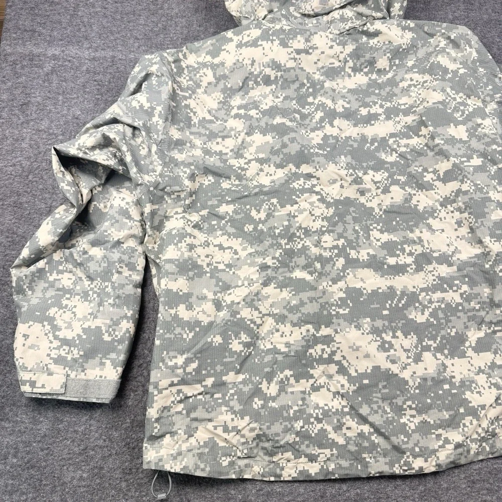 US Military Gen III Extreme Cold Wet Weather Jacket Gore Tex Digital Camo MEDIUM